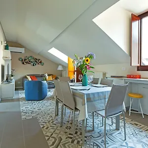 Renovated Penthouse Duomo & Via Torino Milán