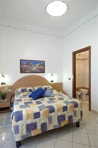 Hotel Milano Pisa 2*,  Italia